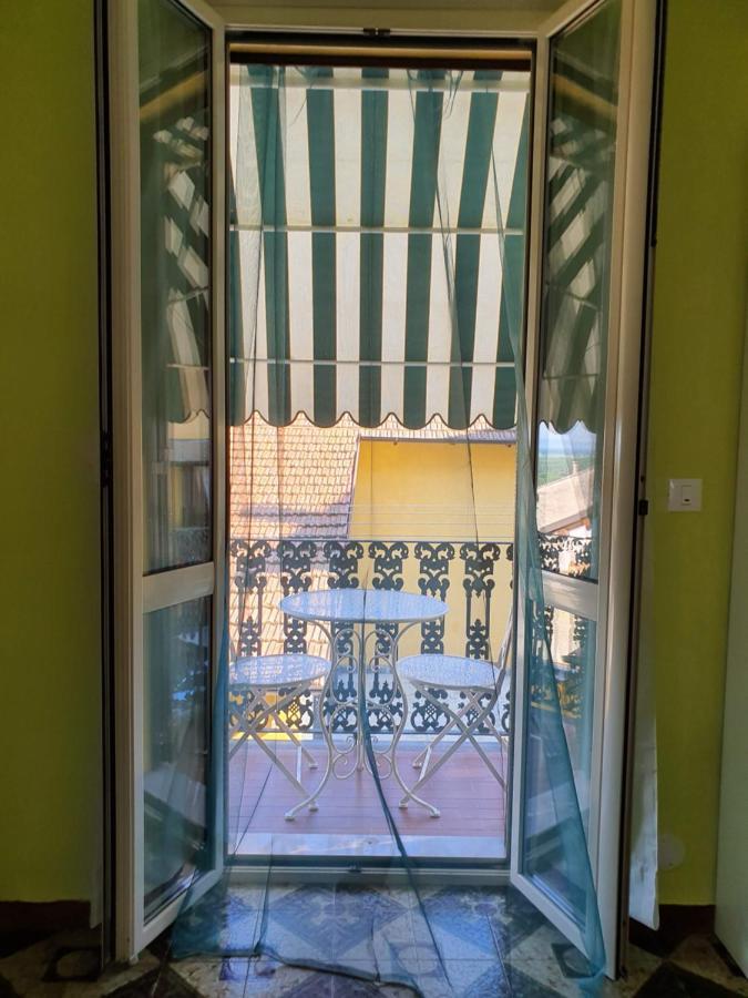 Casa Soggiorno Il Quetzales Valenza Exterior foto